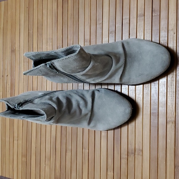 DIBA, Women's Gray Suede Sandra Slouchy Heeled Booties, Various Sizes, NWOT - Picture 3 of 12